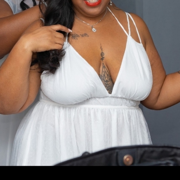 Belle Plus Dobby Mesh Hem Wedding Dress - Picture 5 of 6